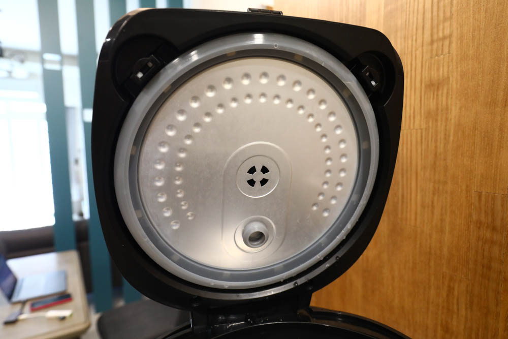 SANSUI山水智能萬用鍋SRC-H58，完勝電子鍋！開蓋熱炒煎烤、舒肥料理、高溫燉煮、蒸煮熬煮、麵糰發酵