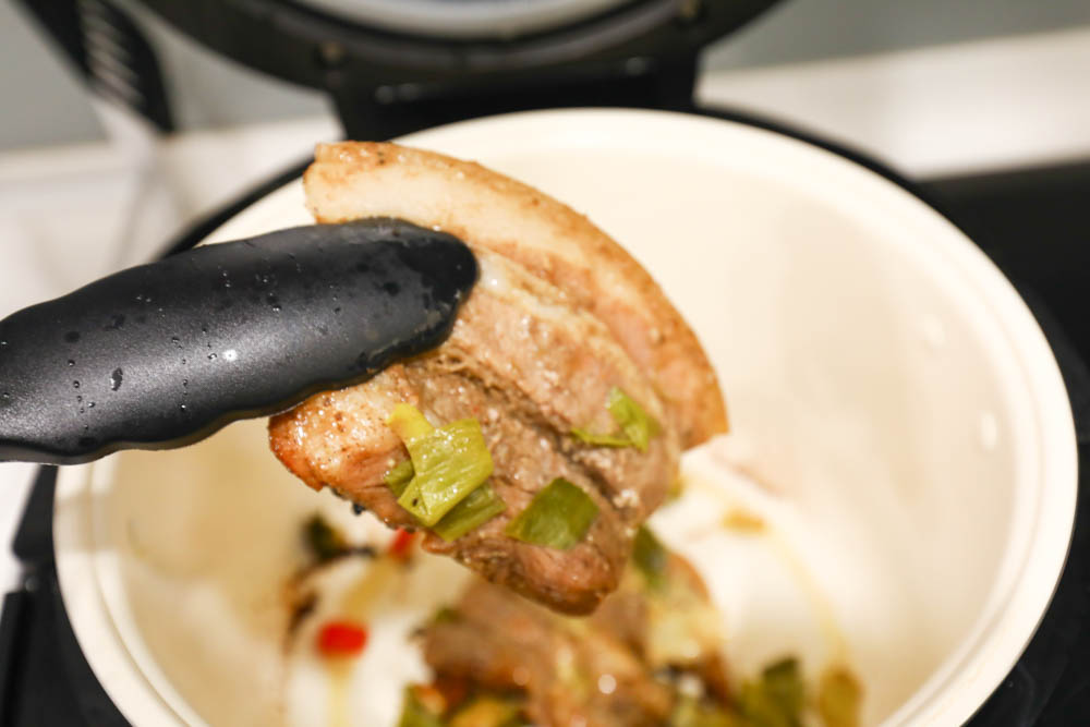 SANSUI山水智能萬用鍋SRC-H58，完勝電子鍋！開蓋熱炒煎烤、舒肥料理、高溫燉煮、蒸煮熬煮、麵糰發酵