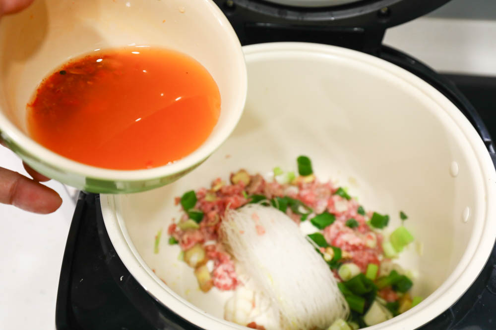 SANSUI山水智能萬用鍋SRC-H58，完勝電子鍋！開蓋熱炒煎烤、舒肥料理、高溫燉煮、蒸煮熬煮、麵糰發酵