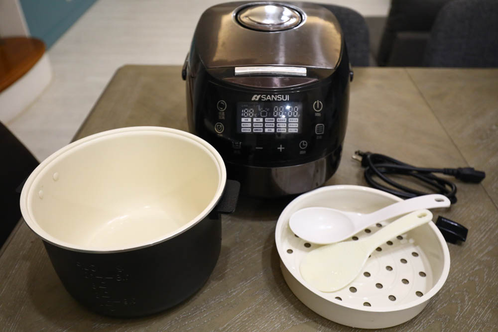 SANSUI山水智能萬用鍋SRC-H58，完勝電子鍋！開蓋熱炒煎烤、舒肥料理、高溫燉煮、蒸煮熬煮、麵糰發酵