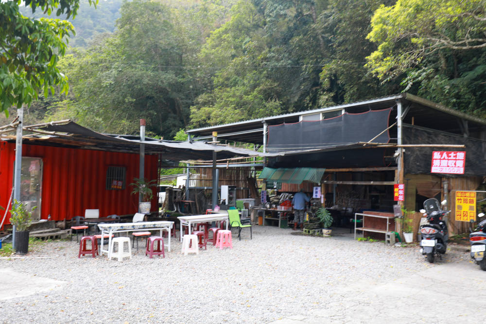 新北新店景點|烏來福山蝴蝶公園生態步道。漫步森林古圳步道、大羅蘭溪美景、寵物友善景點 - 第3張圖 新北新店景點|烏來福山蝴蝶公園生態步道。漫步森林古圳步道、大羅蘭溪美景、寵物友善景點