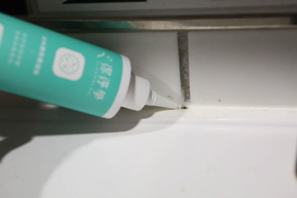 浴室廚房居家清潔|潔淨學矽利康除霉凝膠、玻璃除垢泡沫。矽利康去霉好幫手,水垢髒污清潔溜溜 - 第5張圖 浴室廚房居家清潔|潔淨學矽利康除霉凝膠、玻璃除垢泡沫。矽利康去霉好幫手,水垢髒污清潔溜溜