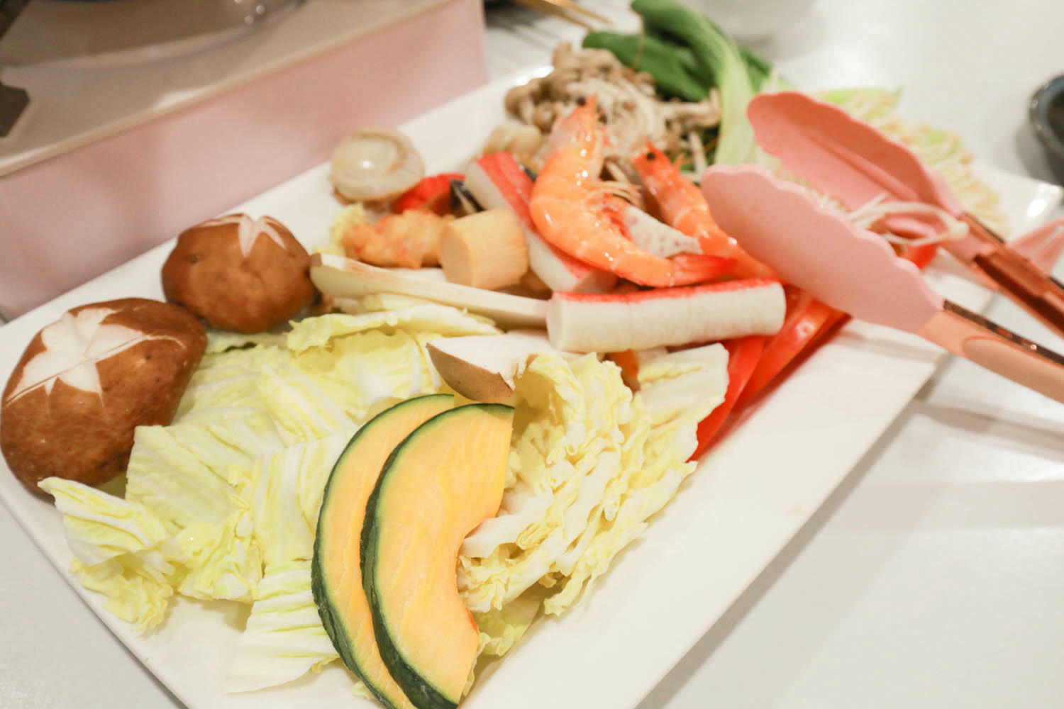 南投清境｜見晴花園渡假山莊。清境寵物友善民宿、星空樓中樓帳篷、懶人豪華露營、露營車、一泊三食