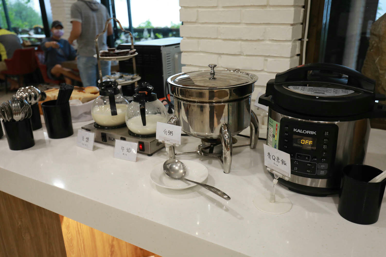 南投清境｜見晴花園渡假山莊。清境寵物友善民宿、星空樓中樓帳篷、懶人豪華露營、露營車、一泊三食