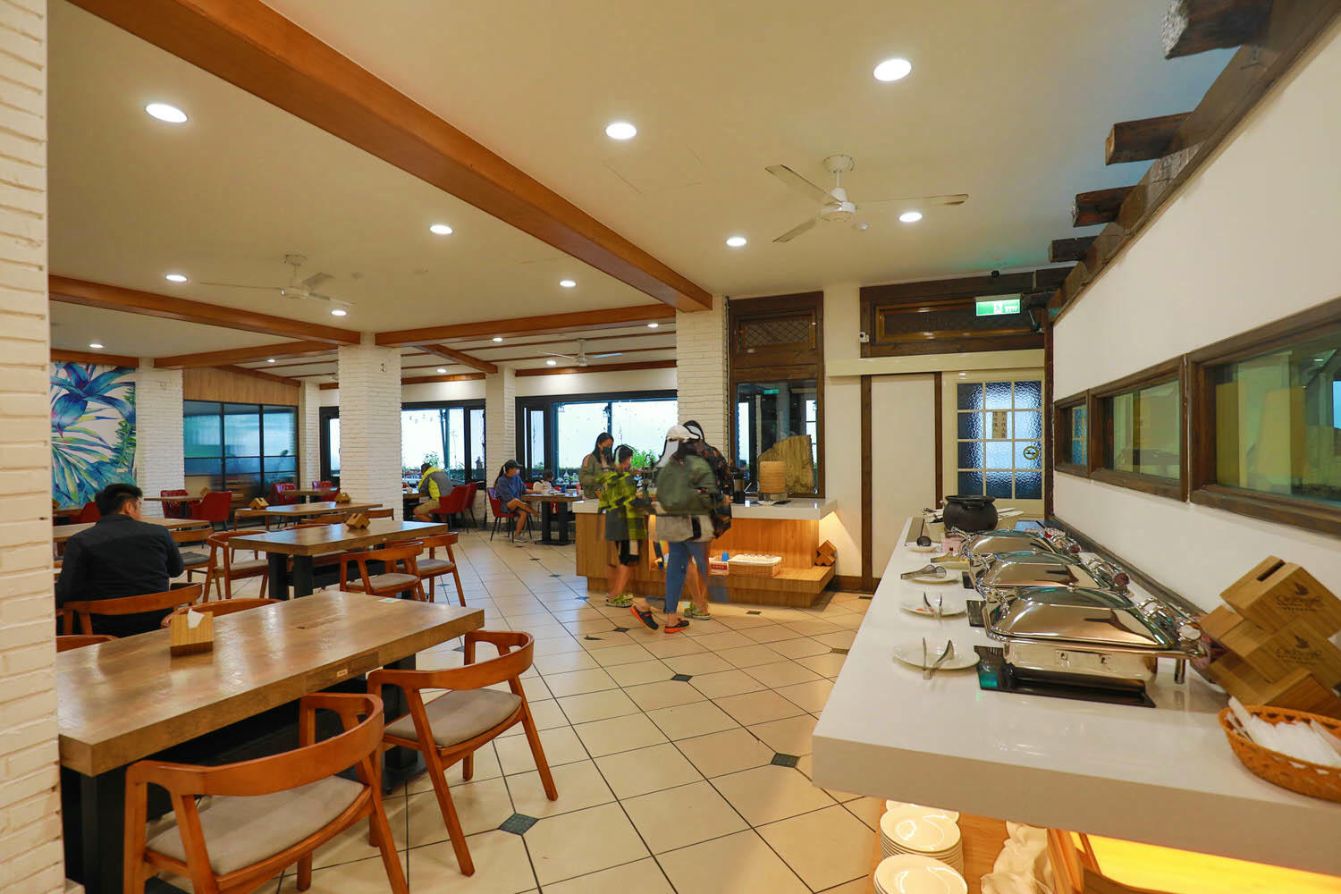 南投清境｜見晴花園渡假山莊。清境寵物友善民宿、星空樓中樓帳篷、懶人豪華露營、露營車、一泊三食