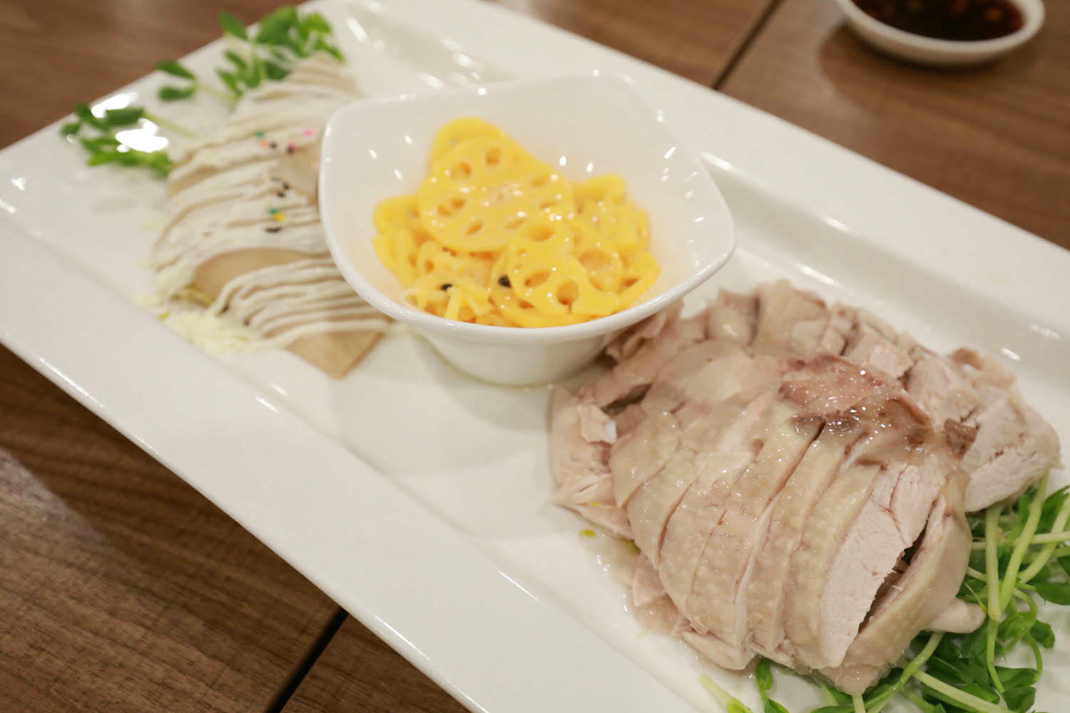 南投清境｜見晴花園渡假山莊。清境寵物友善民宿、星空樓中樓帳篷、懶人豪華露營、露營車、一泊三食