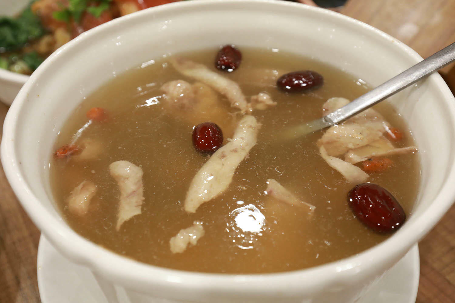 南投清境｜見晴花園渡假山莊。清境寵物友善民宿、星空樓中樓帳篷、懶人豪華露營、露營車、一泊三食