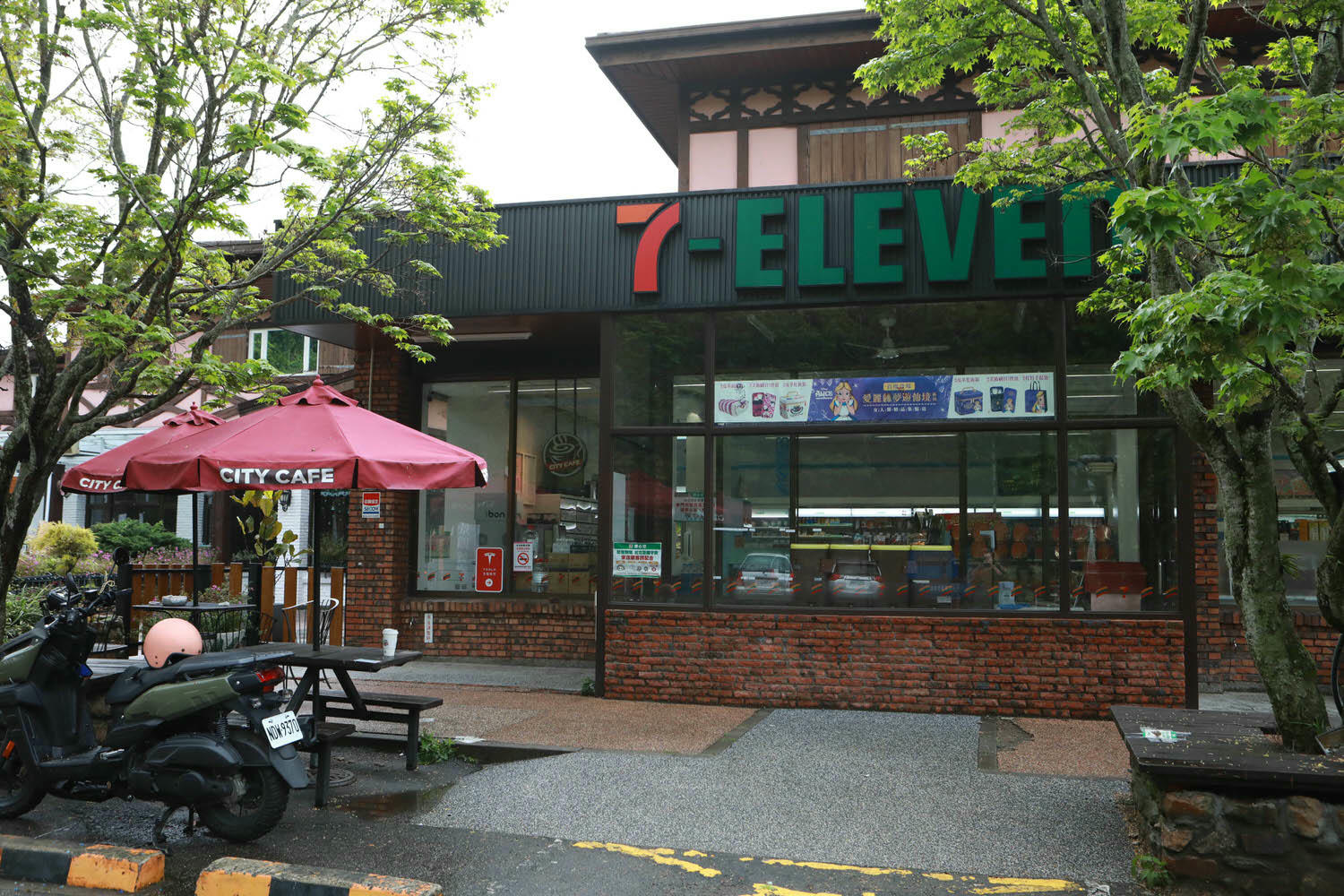 南投清境｜見晴花園渡假山莊。清境寵物友善民宿、星空樓中樓帳篷、懶人豪華露營、露營車、一泊三食