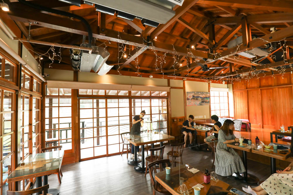 南投車埕｜隱茶STEAM。絕美日式茶屋、車埕貯木池畔旁、日式建築、湖畔景觀、戶外座位區可攜帶寵物、寵物友善
