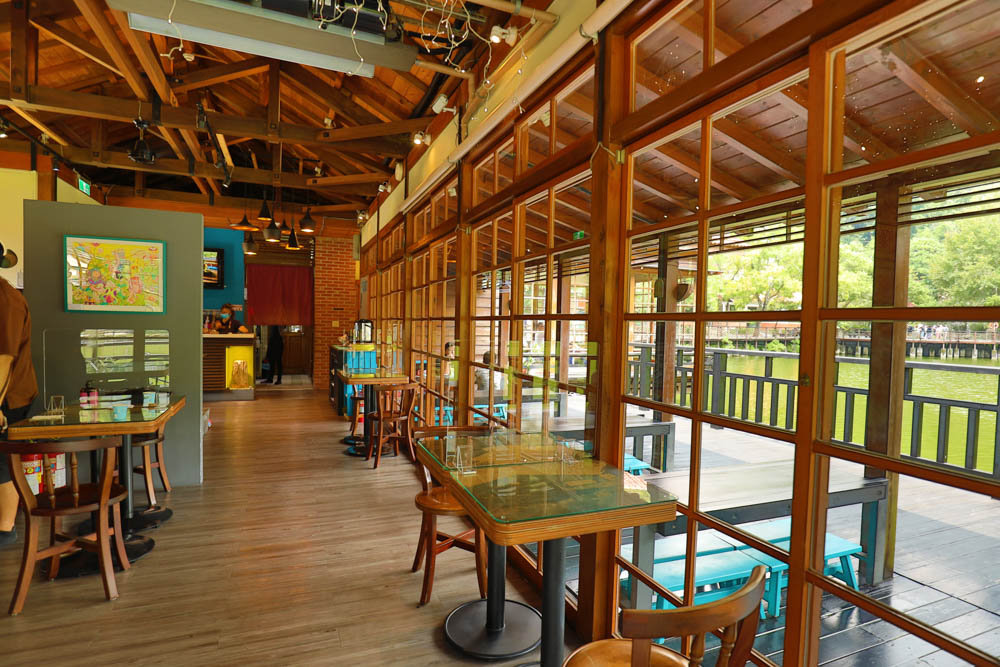 南投車埕｜隱茶STEAM。絕美日式茶屋、車埕貯木池畔旁、日式建築、湖畔景觀、戶外座位區可攜帶寵物、寵物友善