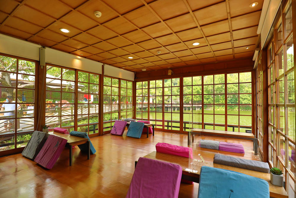 南投車埕｜隱茶STEAM。絕美日式茶屋、車埕貯木池畔旁、日式建築、湖畔景觀、戶外座位區可攜帶寵物、寵物友善