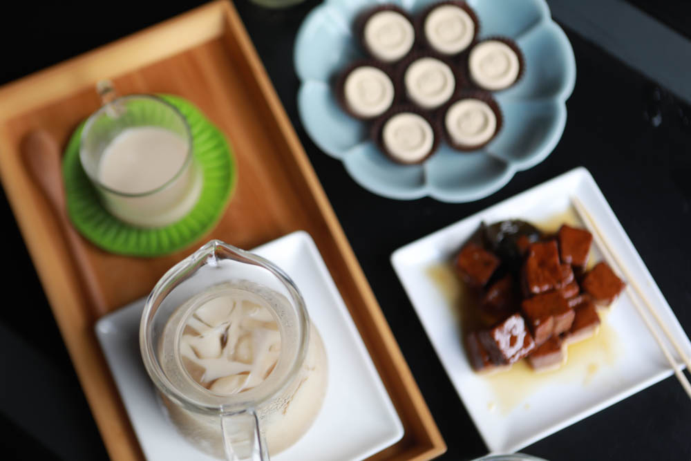 南投車埕｜隱茶STEAM。絕美日式茶屋、車埕貯木池畔旁、日式建築、湖畔景觀、戶外座位區可攜帶寵物、寵物友善