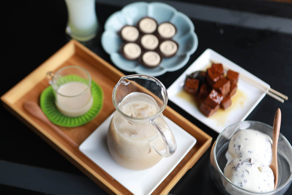 南投車埕｜隱茶STEAM。絕美日式茶屋、車埕貯木池畔旁、日式建築、湖畔景觀、戶外座位區可攜帶寵物、寵物友善