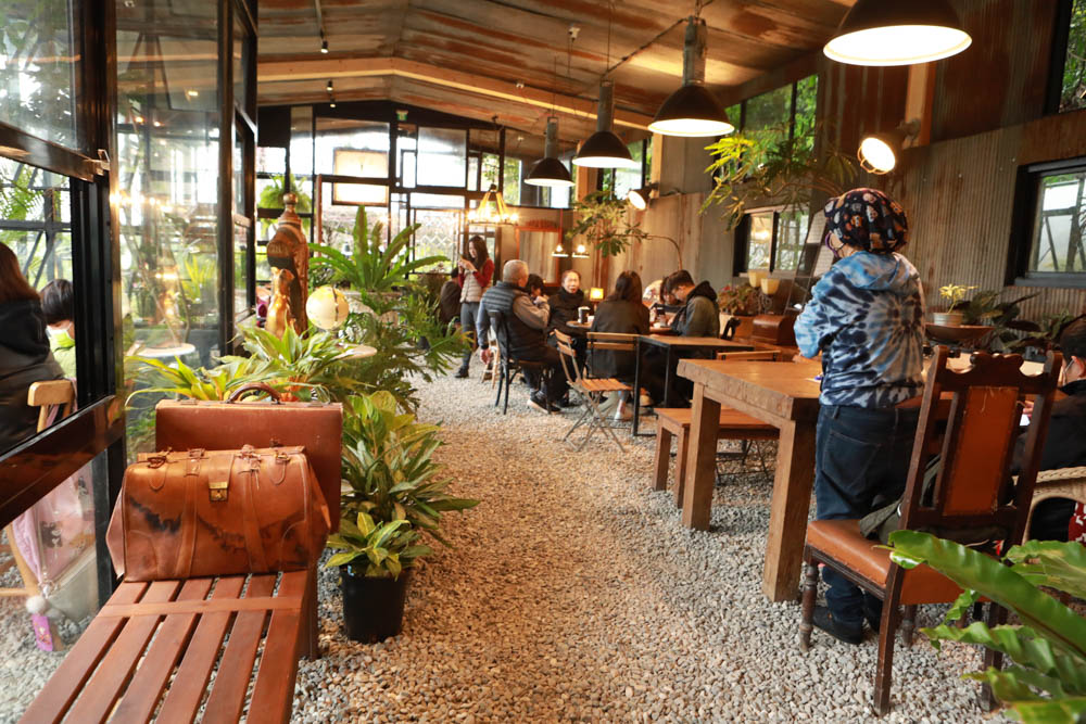 台北｜陽明山野人花園SAVAGE GARDEN。森林系景觀玻璃屋咖啡廳、陽明山景觀餐廳、台北寵物友善餐廳