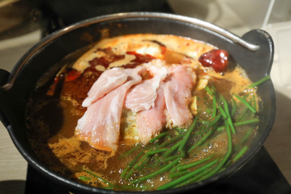 中永和美食|野人SHABU火鍋中和店、野人Shabu 冷藏/熟成高級肉專門中和。寵物友善餐廳 - 第26張圖 中永和美食|野人SHABU火鍋中和店、野人Shabu 冷藏/熟成高級肉專門中和。寵物友善餐廳