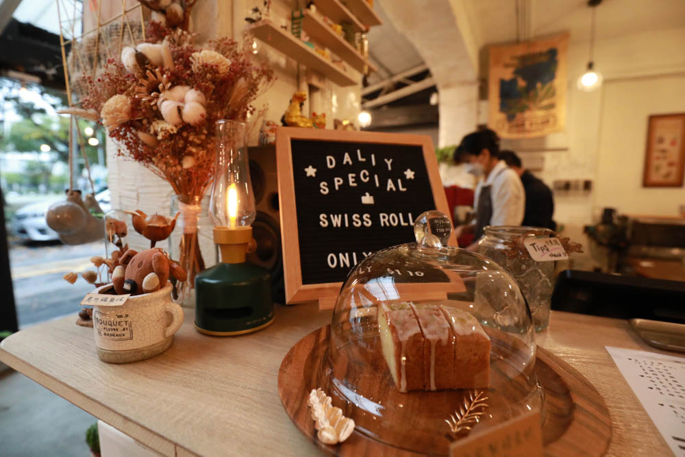 台北大直美食|野草咖啡Green room Cafe。台北寵物友善餐廳、森林系玻璃屋咖啡廳、實踐大學旁 - 第16張圖 台北大直美食|野草咖啡Green room Cafe。台北寵物友善餐廳、森林系玻璃屋咖啡廳、實踐大學旁