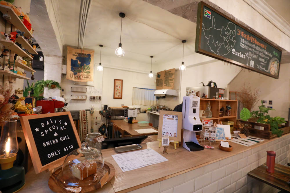 台北大直美食|野草咖啡Green room Cafe。台北寵物友善餐廳、森林系玻璃屋咖啡廳、實踐大學旁 - 第8張圖 台北大直美食|野草咖啡Green room Cafe。台北寵物友善餐廳、森林系玻璃屋咖啡廳、實踐大學旁