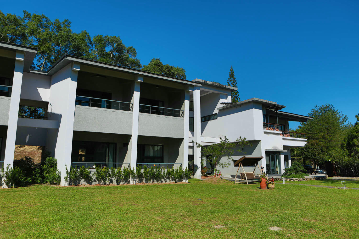 南投日月潭民宿|雁寓雅緻行館。大草皮、星級飯店的住宿品質、距離日月潭10分鐘車程(禁止開放寵物) - 第5張圖 南投日月潭民宿|雁寓雅緻行館。大草皮、星級飯店的住宿品質、距離日月潭10分鐘車程(禁止開放寵物)
