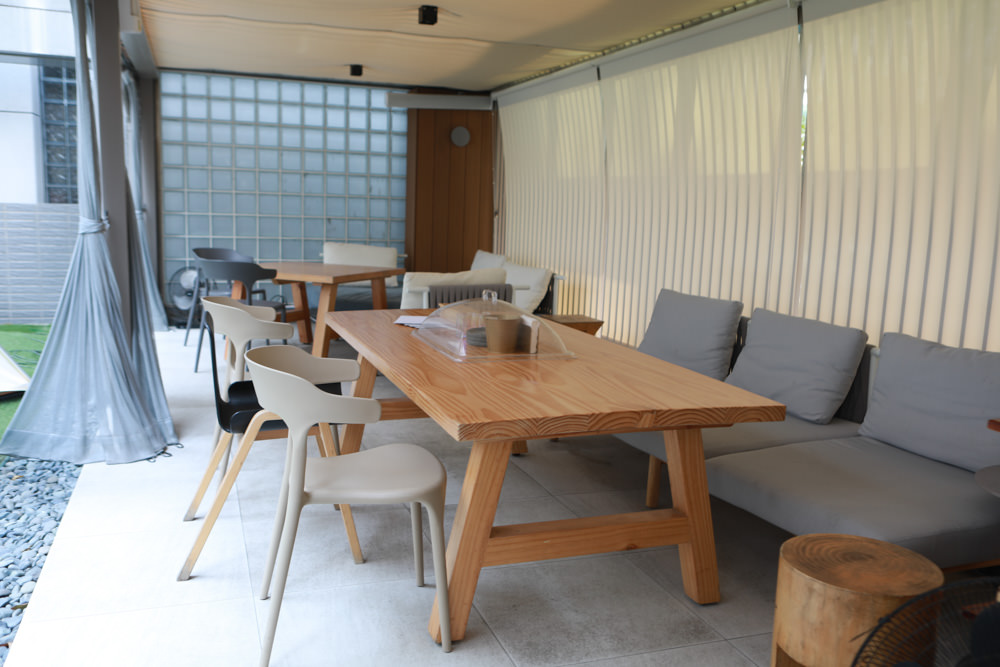 台北內湖美食｜GUMGUM NOT ONLY BEER & WINGS 雞翅啤酒吧。寵物友善餐廳、森林系玻璃屋餐酒館