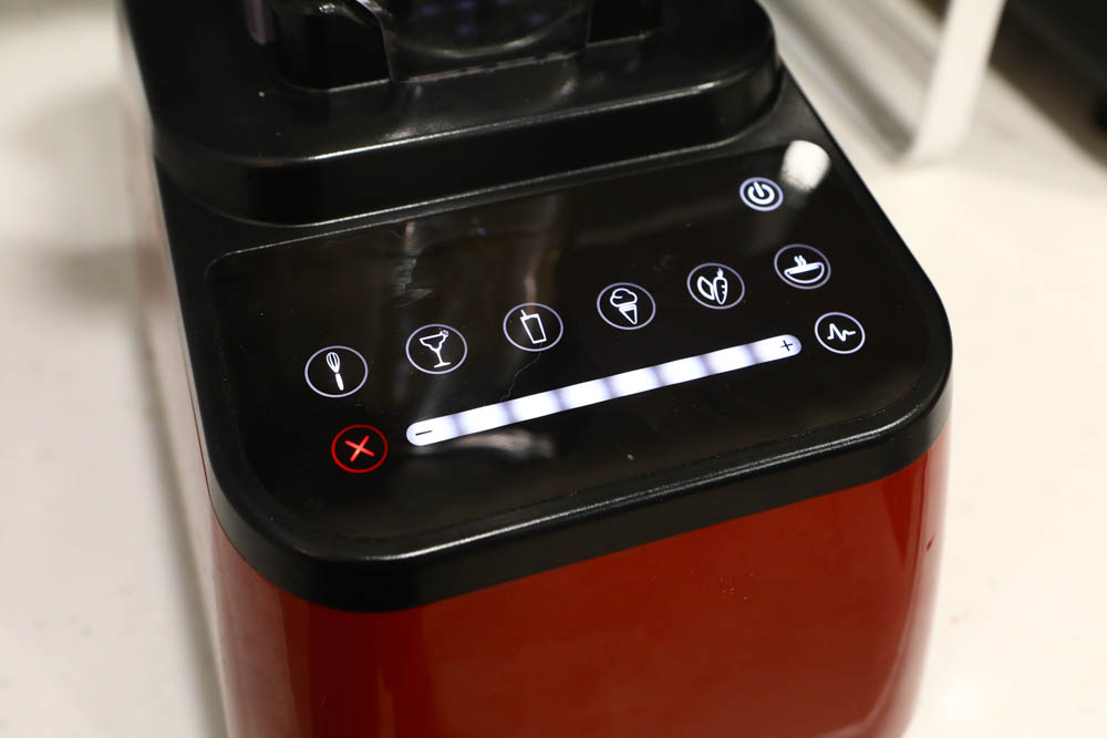 廚房家電好物開箱|美國 Blendtec 高效能食物調理機 Designer 650。食物攪碎機、濃湯豆漿、寵物鮮食、切菜打泥輕鬆上手 - 第7張圖 廚房家電好物開箱|美國 Blendtec 高效能食物調理機 Designer 650。食物攪碎機、濃湯豆漿、寵物鮮食、切菜打泥輕鬆上手