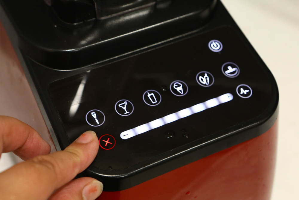 廚房家電好物開箱|美國 Blendtec 高效能食物調理機 Designer 650。食物攪碎機、濃湯豆漿、寵物鮮食、切菜打泥輕鬆上手 - 第9張圖 廚房家電好物開箱|美國 Blendtec 高效能食物調理機 Designer 650。食物攪碎機、濃湯豆漿、寵物鮮食、切菜打泥輕鬆上手