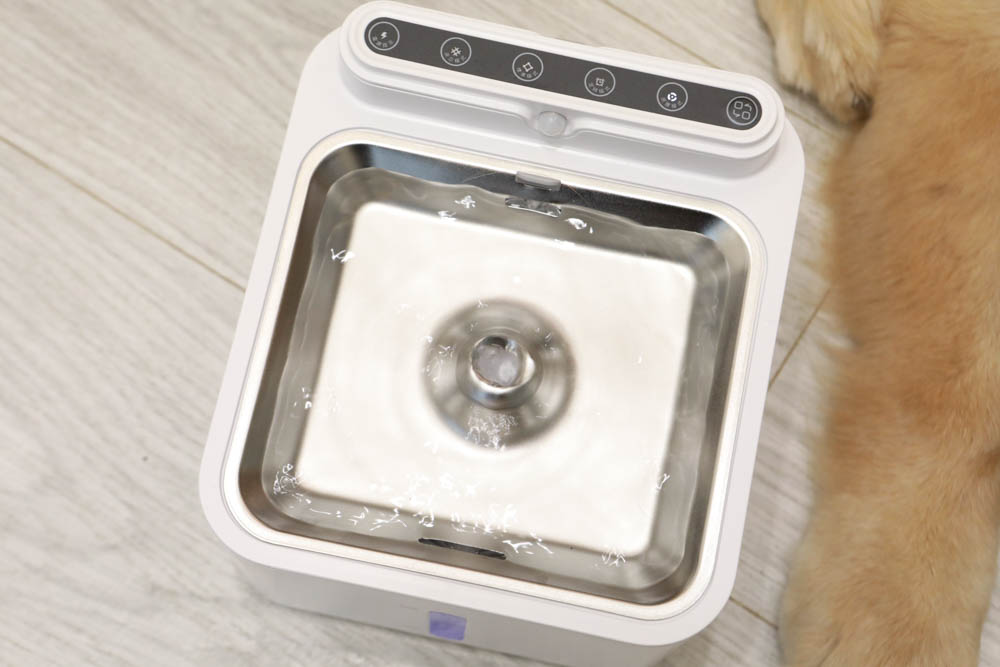 寵物智能飲水機|eterno無線寵物六合一智能飲水器。感應式循環活水、機身底部好清洗、防水加強設計、3L大容量 - 第7張圖 寵物智能飲水機|eterno無線寵物六合一智能飲水器。感應式循環活水、機身底部好清洗、防水加強設計、3L大容量