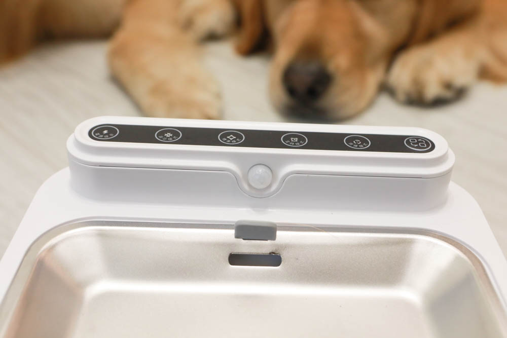 寵物智能飲水機|eterno無線寵物六合一智能飲水器。感應式循環活水、機身底部好清洗、防水加強設計、3L大容量 - 第9張圖 寵物智能飲水機|eterno無線寵物六合一智能飲水器。感應式循環活水、機身底部好清洗、防水加強設計、3L大容量