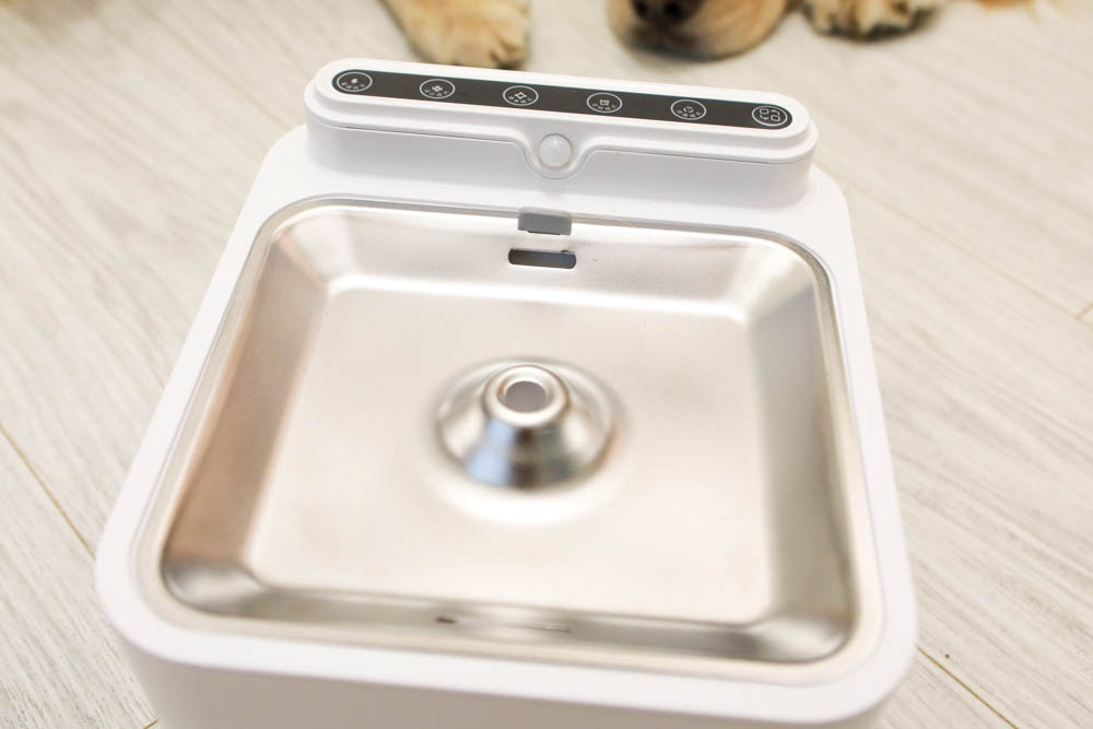 寵物智能飲水機|eterno無線寵物六合一智能飲水器。感應式循環活水、機身底部好清洗、防水加強設計、3L大容量 - 第6張圖 寵物智能飲水機|eterno無線寵物六合一智能飲水器。感應式循環活水、機身底部好清洗、防水加強設計、3L大容量