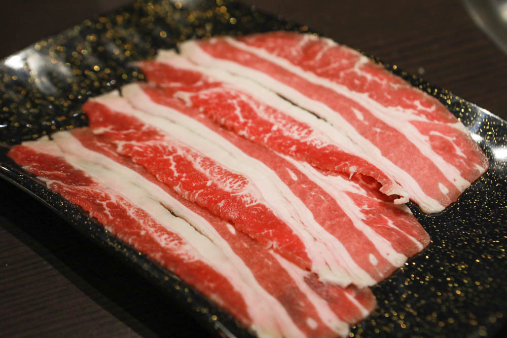 新莊美食|饗醬燒肉日式火烤燒肉吃到飽~新莊民安店。頂級和牛手臂蝦生猛海鮮吃到飽、寵物友善餐廳、生啤酒無限暢飲 - 第19張圖 新莊美食|饗醬燒肉日式火烤燒肉吃到飽~新莊民安店。頂級和牛手臂蝦生猛海鮮吃到飽、寵物友善餐廳、生啤酒無限暢飲