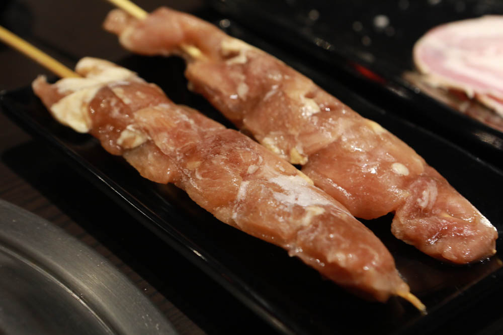 新莊美食|饗醬燒肉日式火烤燒肉吃到飽~新莊民安店。頂級和牛手臂蝦生猛海鮮吃到飽、寵物友善餐廳、生啤酒無限暢飲 - 第25張圖 新莊美食|饗醬燒肉日式火烤燒肉吃到飽~新莊民安店。頂級和牛手臂蝦生猛海鮮吃到飽、寵物友善餐廳、生啤酒無限暢飲