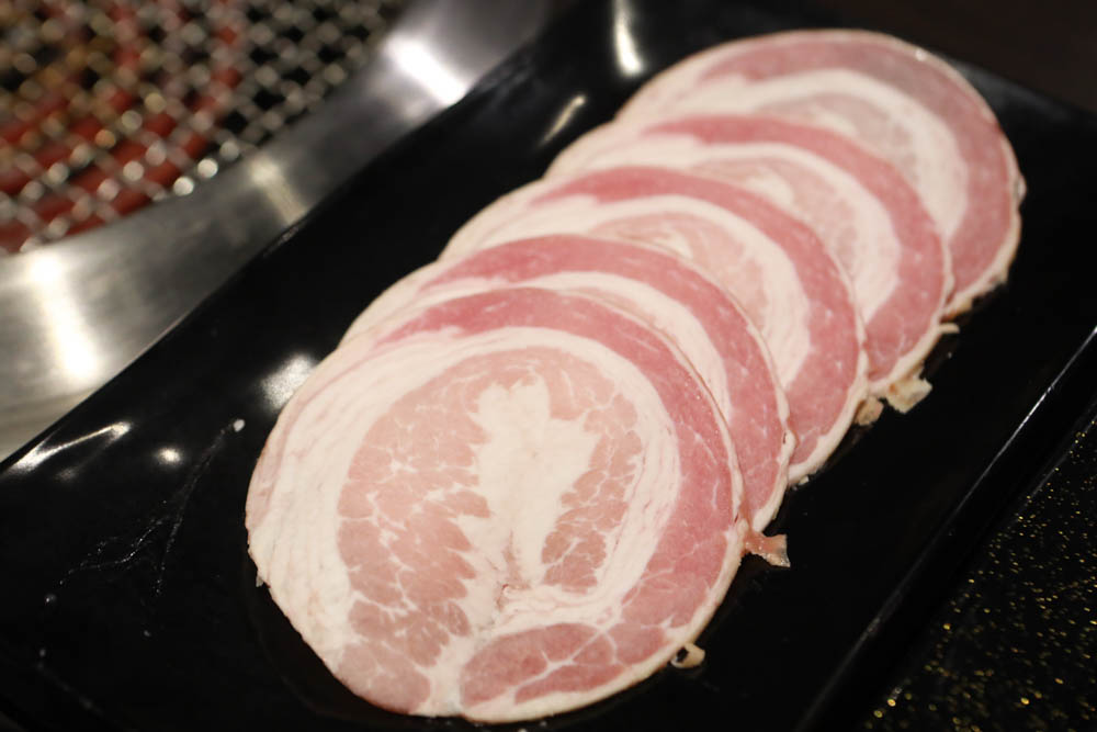 新莊美食|饗醬燒肉日式火烤燒肉吃到飽~新莊民安店。頂級和牛手臂蝦生猛海鮮吃到飽、寵物友善餐廳、生啤酒無限暢飲 - 第26張圖 新莊美食|饗醬燒肉日式火烤燒肉吃到飽~新莊民安店。頂級和牛手臂蝦生猛海鮮吃到飽、寵物友善餐廳、生啤酒無限暢飲