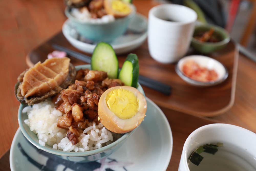 新北貢寮美食|馬崗哨所。東北角寵物友善餐廳、海巡哨所化身景觀咖啡廳、無敵海景、假日限定鮑魚魯肉飯 - 第15張圖 新北貢寮美食|馬崗哨所。東北角寵物友善餐廳、海巡哨所化身景觀咖啡廳、無敵海景、假日限定鮑魚魯肉飯