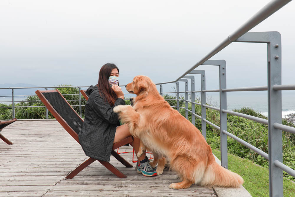 新北貢寮美食|馬崗哨所。東北角寵物友善餐廳、海巡哨所化身景觀咖啡廳、無敵海景、假日限定鮑魚魯肉飯 - 第1張圖 新北貢寮美食|馬崗哨所。東北角寵物友善餐廳、海巡哨所化身景觀咖啡廳、無敵海景、假日限定鮑魚魯肉飯