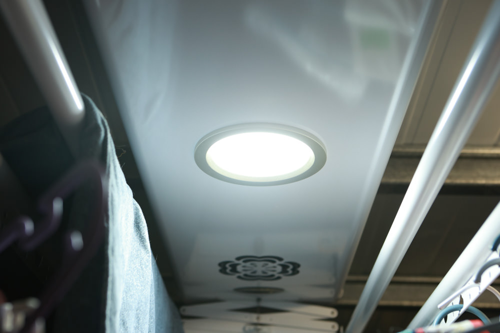 HCG和成豪華四桿款電動曬衣機。紫外線殺菌燈、遙控升降、寵物家庭居家晾曬大升級、陽台曬衣電動化 - 第13張圖 HCG和成豪華四桿款電動曬衣機。紫外線殺菌燈、遙控升降、寵物家庭居家晾曬大升級、陽台曬衣電動化