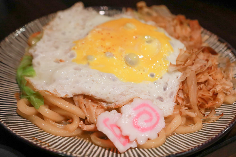 宜蘭礁溪美食｜鳥大人大眾酒場。寵物友善、親子用餐、小酌聚餐、日式串燒、居酒屋、礁溪泡湯必吃美食