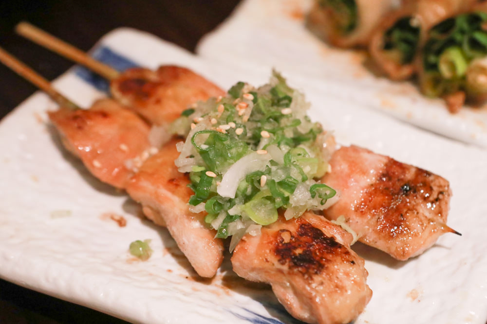 宜蘭礁溪美食｜鳥大人大眾酒場。寵物友善、親子用餐、小酌聚餐、日式串燒、居酒屋、礁溪泡湯必吃美食