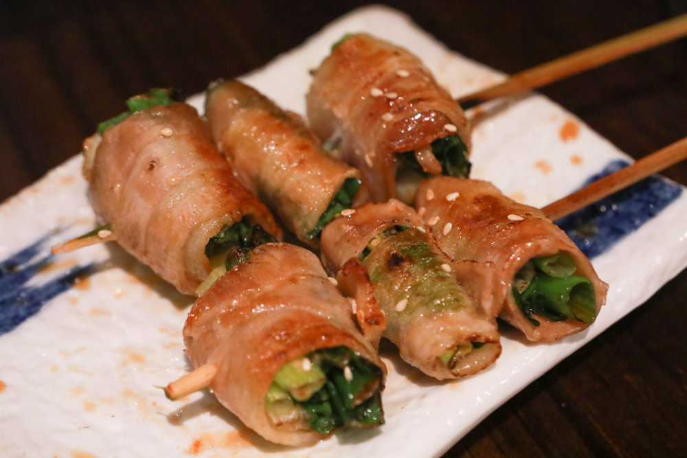 宜蘭礁溪美食｜鳥大人大眾酒場。寵物友善、親子用餐、小酌聚餐、日式串燒、居酒屋、礁溪泡湯必吃美食