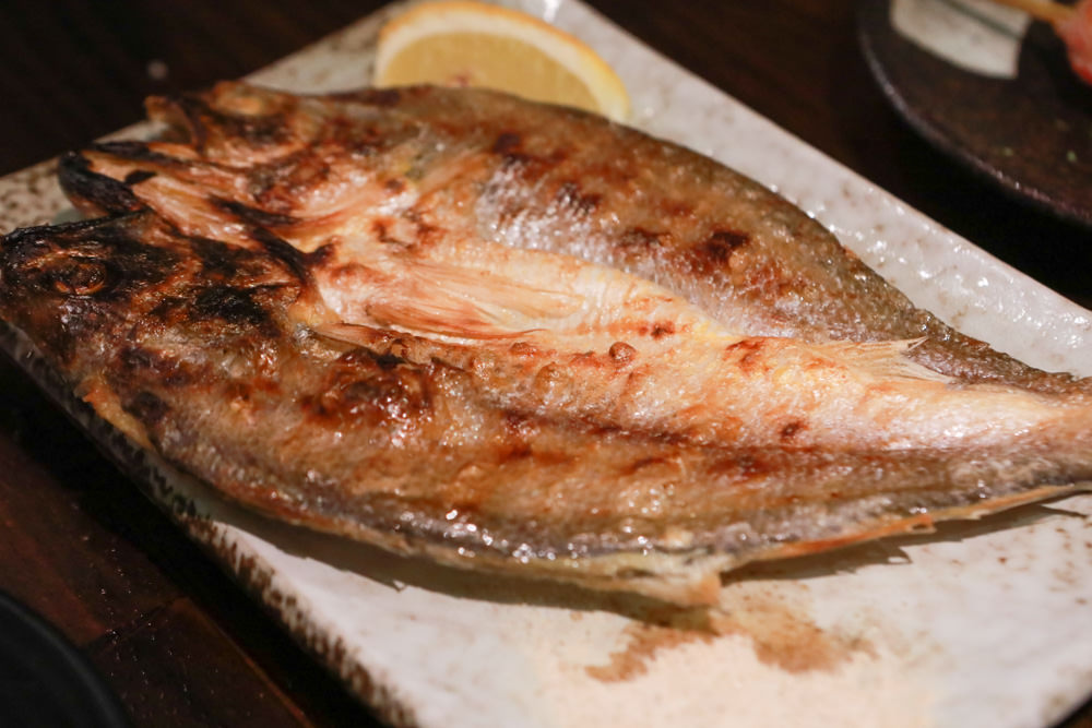 宜蘭礁溪美食｜鳥大人大眾酒場。寵物友善、親子用餐、小酌聚餐、日式串燒、居酒屋、礁溪泡湯必吃美食