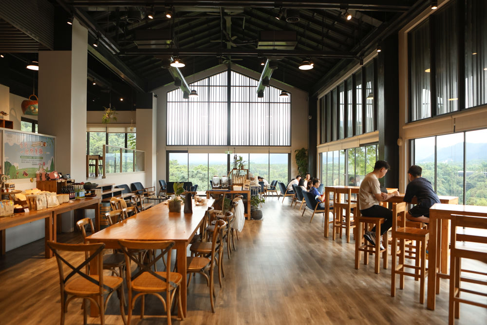 南投魚池景點|鹿篙咖啡莊園。隱密山林茶園間的絕美景觀咖啡廳、寵物友善、日月潭私房景點 - 第18張圖 南投魚池景點|鹿篙咖啡莊園。隱密山林茶園間的絕美景觀咖啡廳、寵物友善、日月潭私房景點