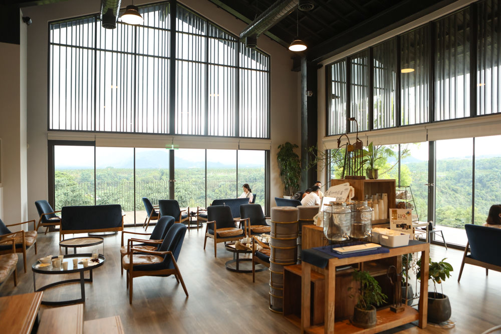 南投魚池景點|鹿篙咖啡莊園。隱密山林茶園間的絕美景觀咖啡廳、寵物友善、日月潭私房景點 - 第19張圖 南投魚池景點|鹿篙咖啡莊園。隱密山林茶園間的絕美景觀咖啡廳、寵物友善、日月潭私房景點