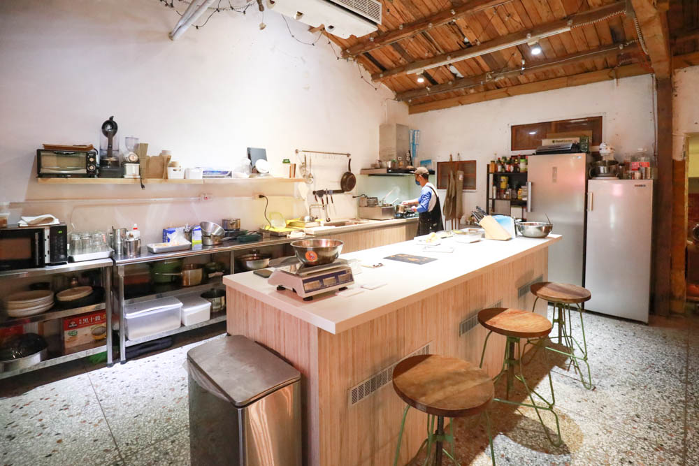 花蓮壽豐美食｜龍蝦堡製造所。寵物友善餐廳、現撈生猛龍蝦、龍蝦堡、龍蝦麵、無敵海景！！