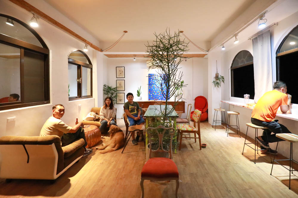 花蓮壽豐美食｜龍蝦堡製造所。寵物友善餐廳、現撈生猛龍蝦、龍蝦堡、龍蝦麵、無敵海景！！