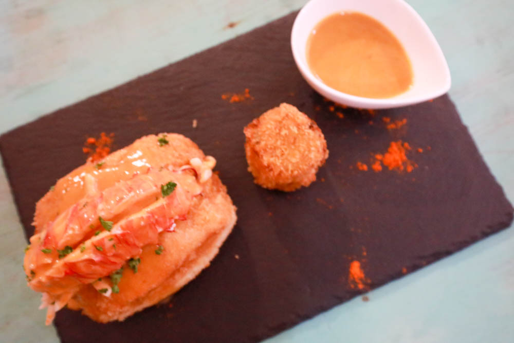 花蓮壽豐美食｜龍蝦堡製造所。寵物友善餐廳、現撈生猛龍蝦、龍蝦堡、龍蝦麵、無敵海景！！