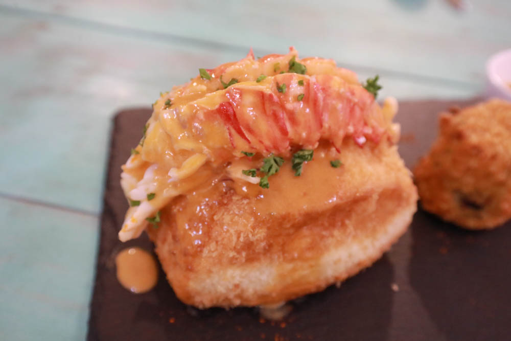 花蓮壽豐美食｜龍蝦堡製造所。寵物友善餐廳、現撈生猛龍蝦、龍蝦堡、龍蝦麵、無敵海景！！