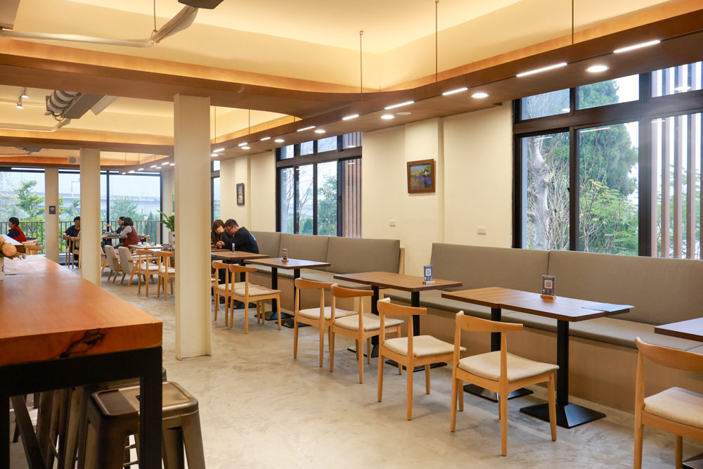 埔里美食｜台灣惠蓀咖啡品牌館。寵物友善餐廳、座落國道六號附近的森林系咖啡廳