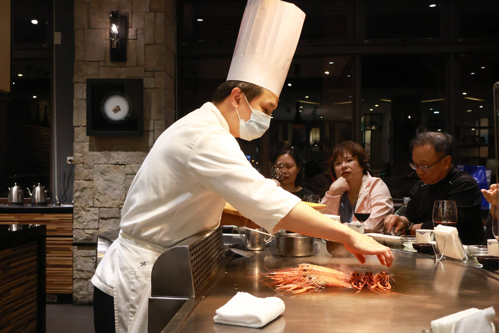 宜蘭五結美食｜饗宴鐵板燒。開業20年的頂級無菜單料理鐵板燒、宜蘭在地食材、互動式鐵板燒、寵物友善專屬VIP房