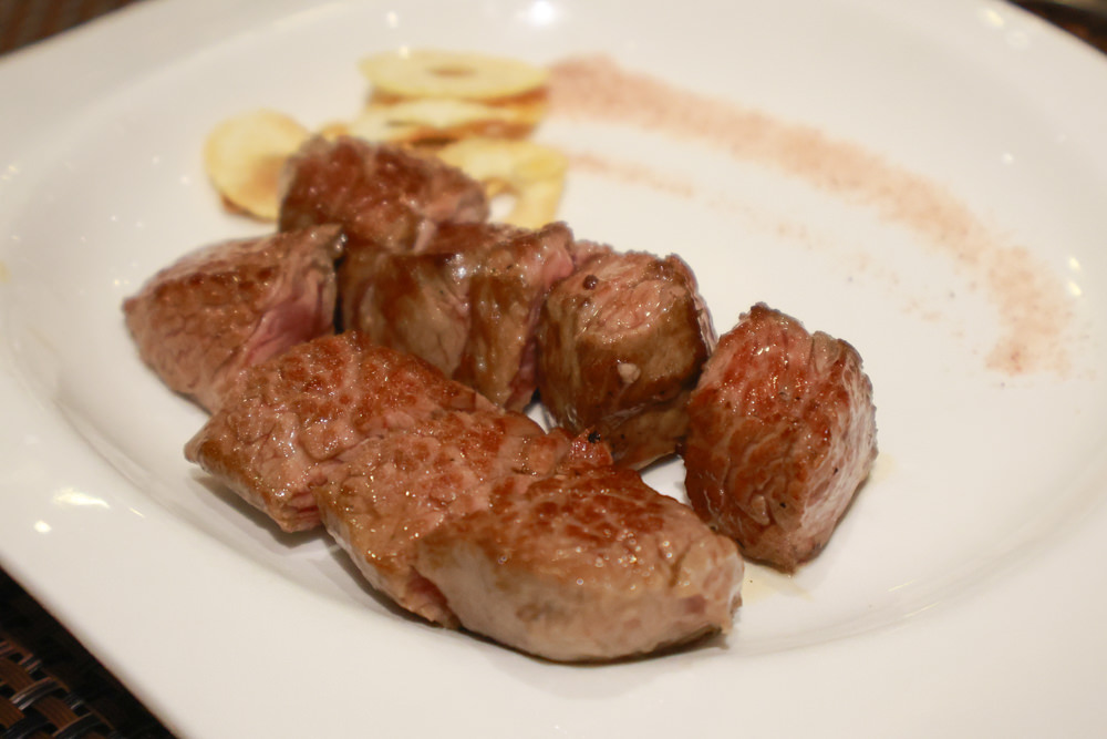 宜蘭五結美食｜饗宴鐵板燒。開業20年的頂級無菜單料理鐵板燒、宜蘭在地食材、互動式鐵板燒、寵物友善專屬VIP房