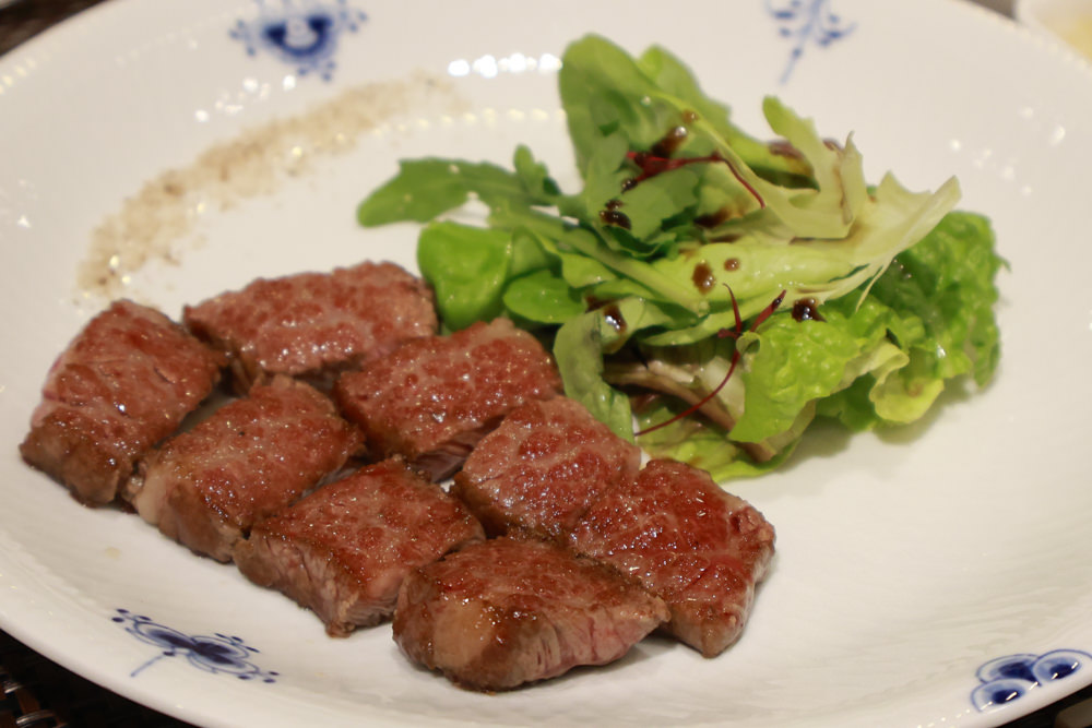 宜蘭五結美食｜饗宴鐵板燒。開業20年的頂級無菜單料理鐵板燒、宜蘭在地食材、互動式鐵板燒、寵物友善專屬VIP房