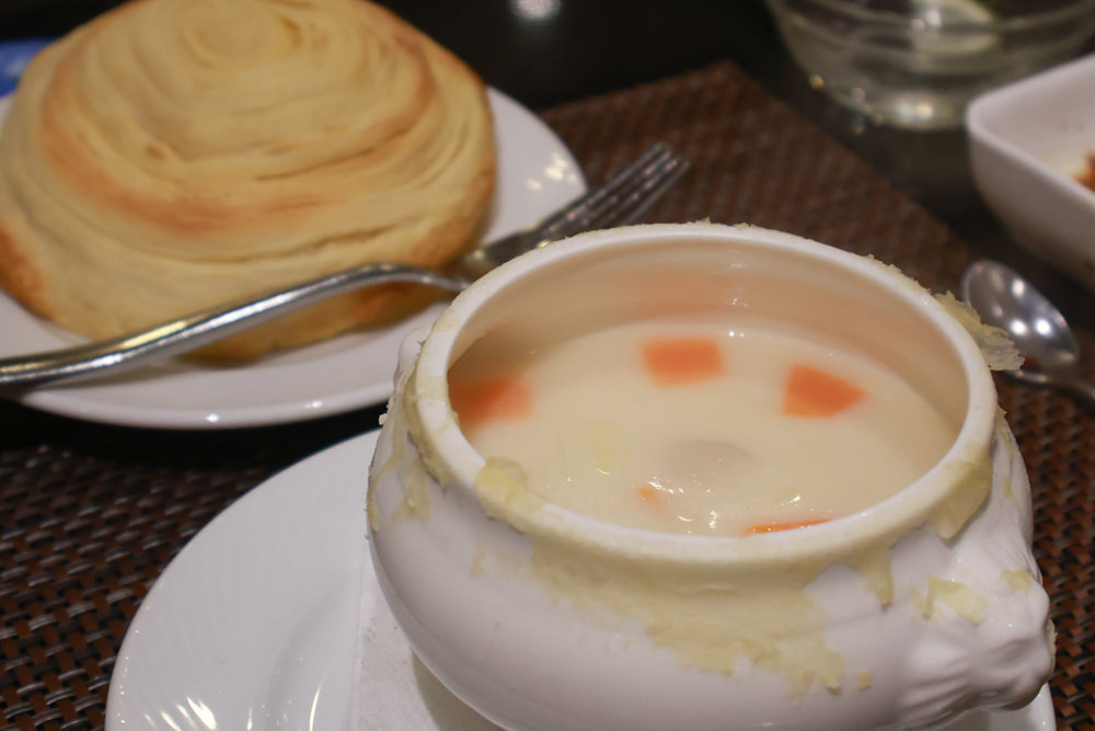 宜蘭五結美食｜饗宴鐵板燒。開業20年的頂級無菜單料理鐵板燒、宜蘭在地食材、互動式鐵板燒、寵物友善專屬VIP房