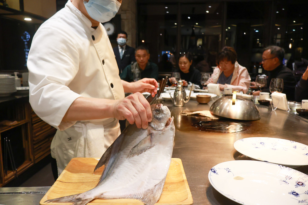 宜蘭五結美食｜饗宴鐵板燒。開業20年的頂級無菜單料理鐵板燒、宜蘭在地食材、互動式鐵板燒、寵物友善專屬VIP房